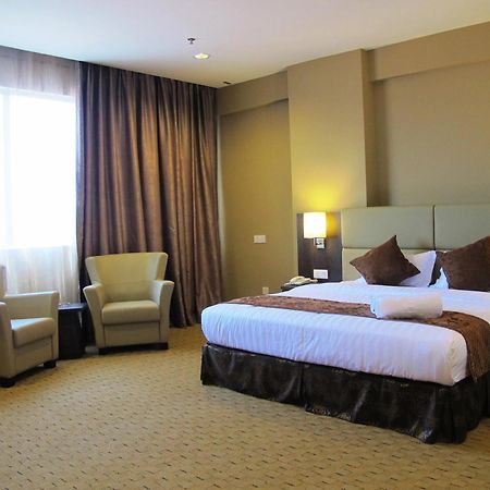 קוטה קינבלו Lintas View Hotel מראה חיצוני תמונה