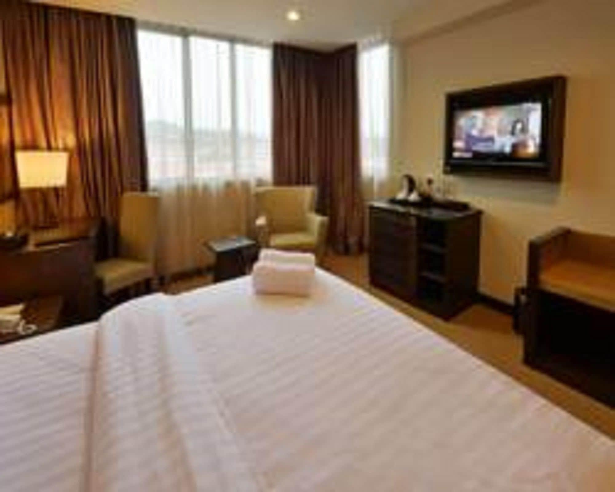 קוטה קינבלו Lintas View Hotel מראה חיצוני תמונה