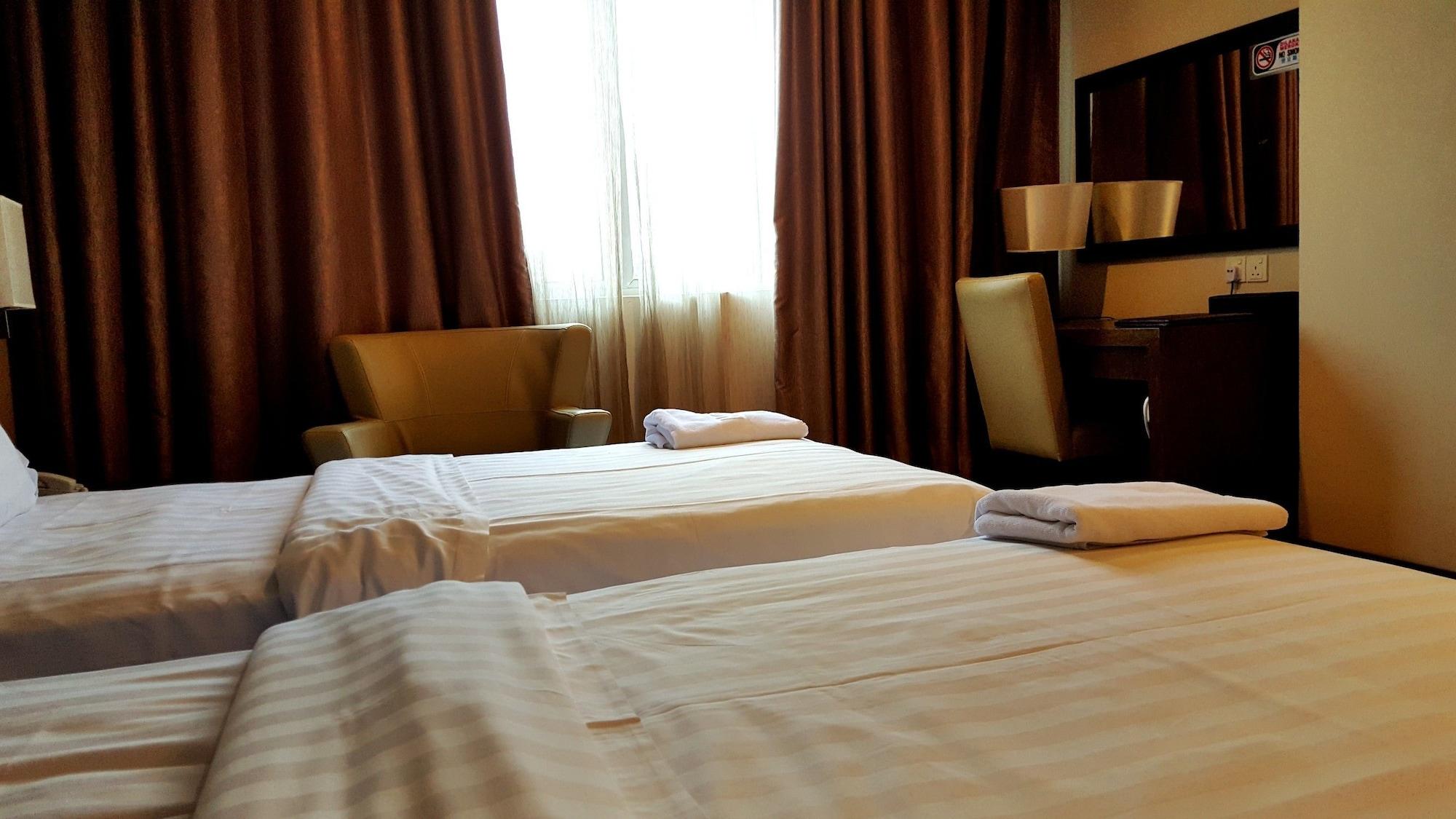קוטה קינבלו Lintas View Hotel מראה חיצוני תמונה