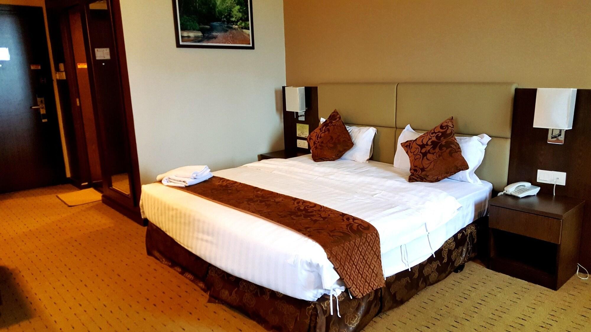 קוטה קינבלו Lintas View Hotel מראה חיצוני תמונה