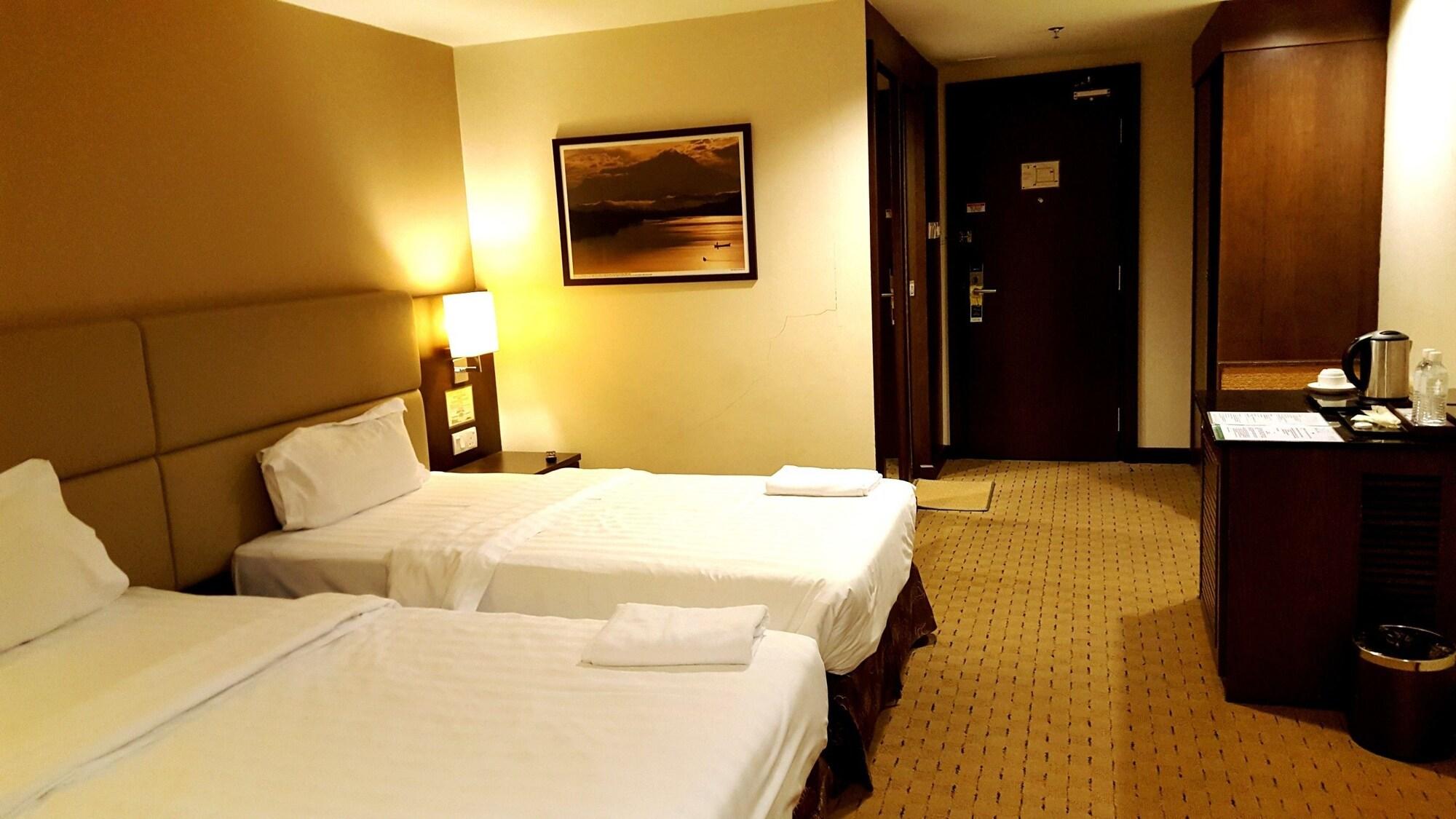 קוטה קינבלו Lintas View Hotel מראה חיצוני תמונה