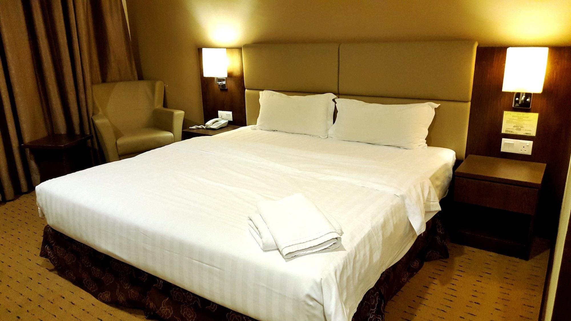 קוטה קינבלו Lintas View Hotel מראה חיצוני תמונה