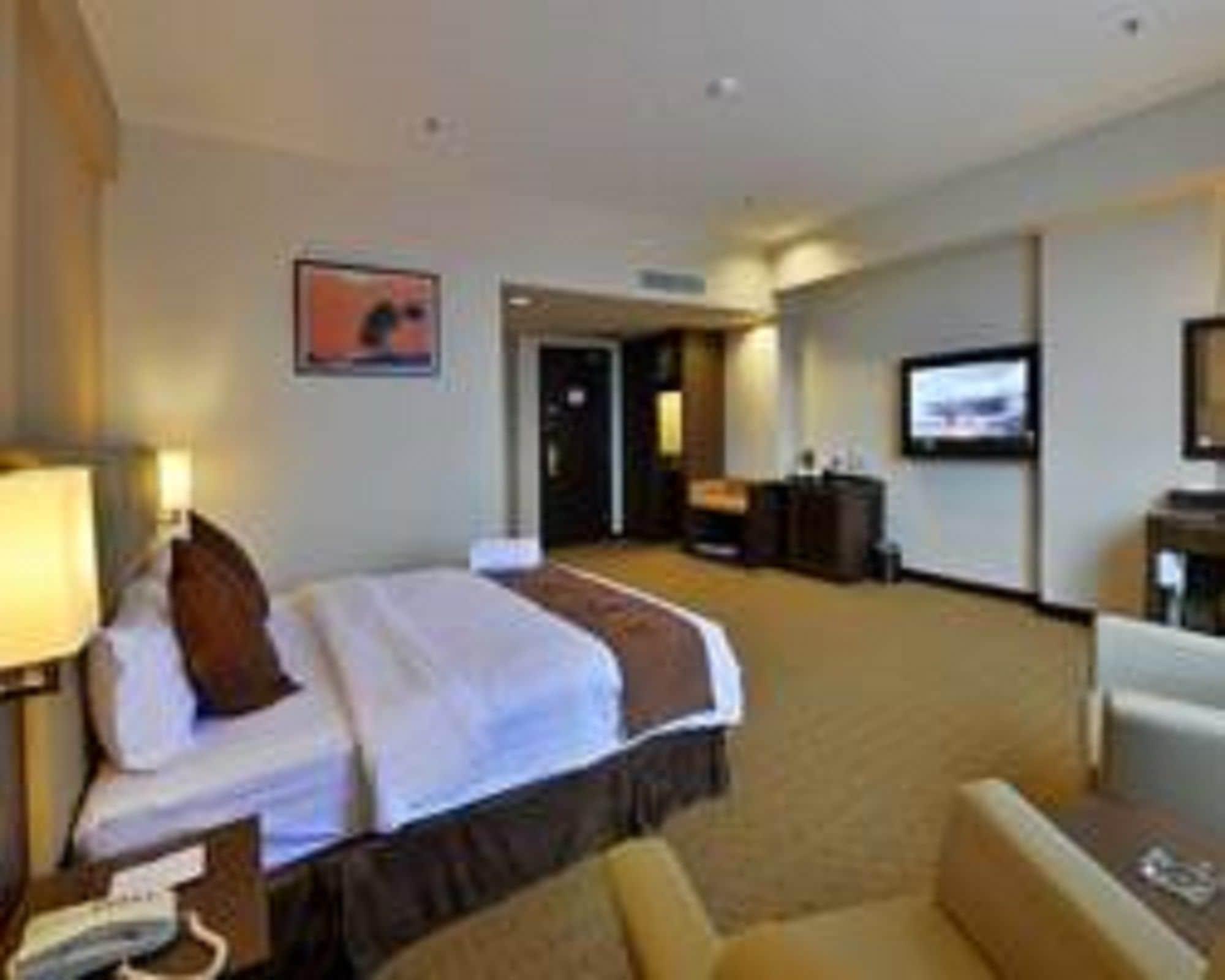 קוטה קינבלו Lintas View Hotel מראה חיצוני תמונה