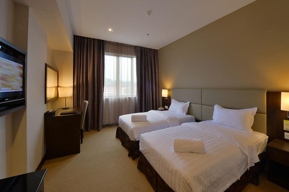 קוטה קינבלו Lintas View Hotel מראה חיצוני תמונה