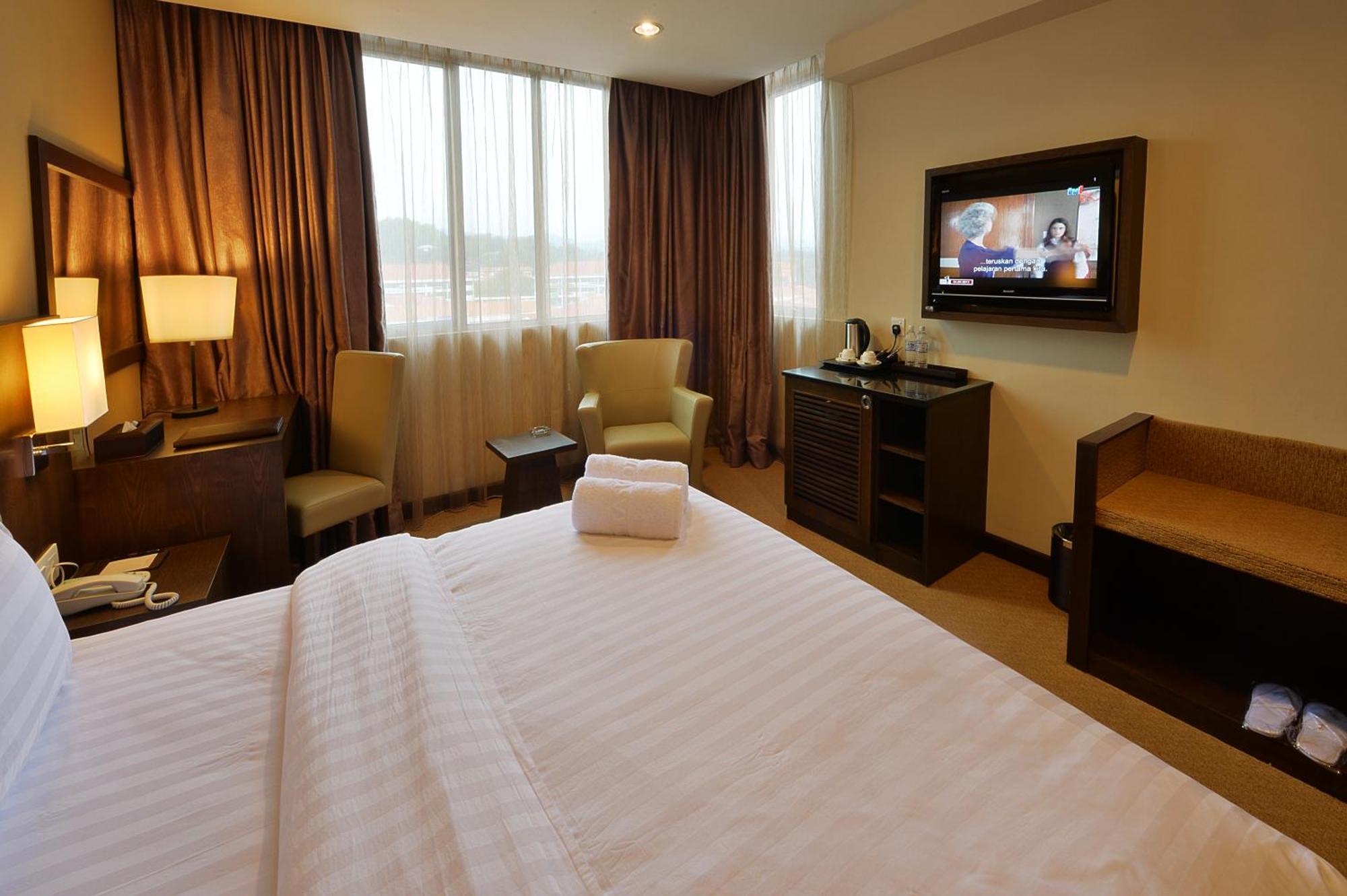קוטה קינבלו Lintas View Hotel מראה חיצוני תמונה
