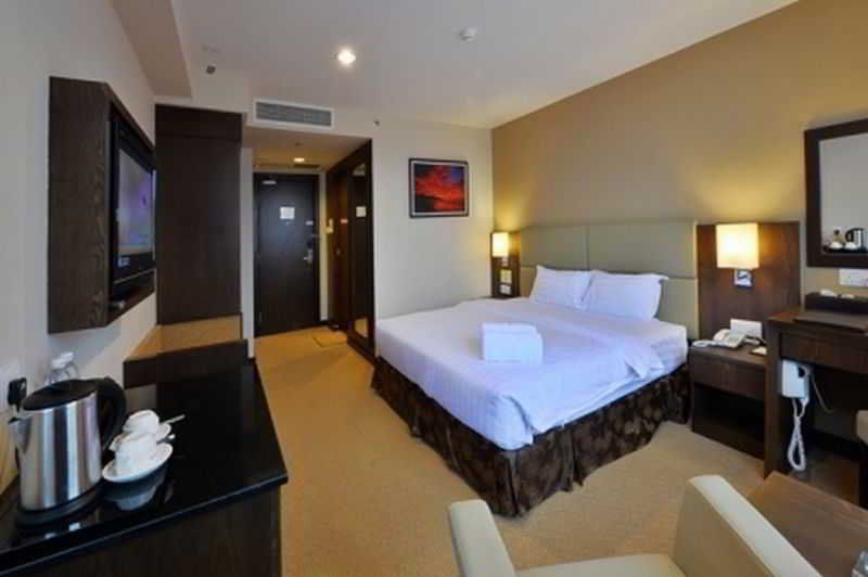 קוטה קינבלו Lintas View Hotel מראה חיצוני תמונה