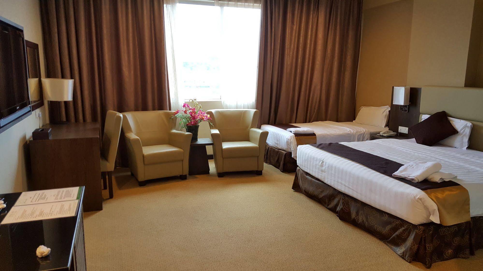קוטה קינבלו Lintas View Hotel מראה חיצוני תמונה