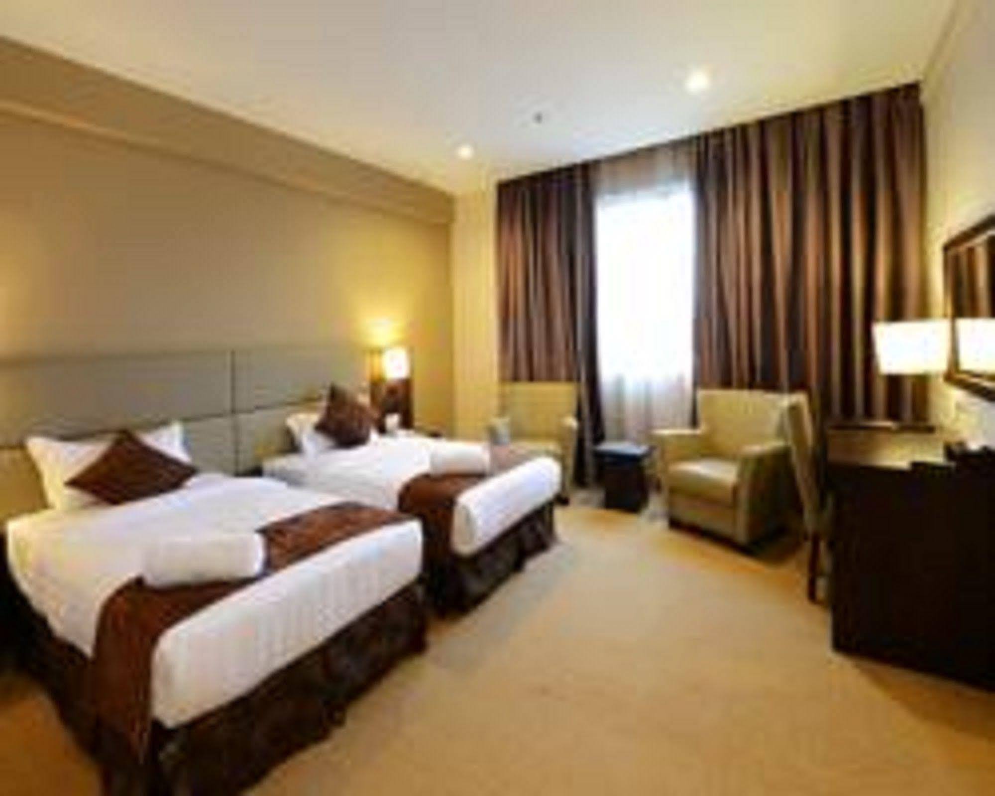 קוטה קינבלו Lintas View Hotel מראה חיצוני תמונה