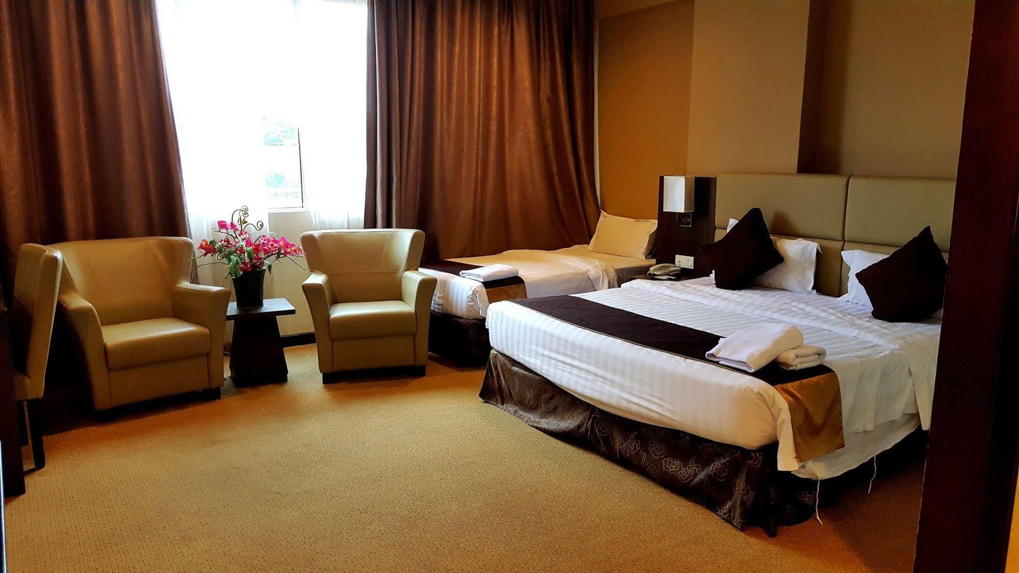 קוטה קינבלו Lintas View Hotel מראה חיצוני תמונה